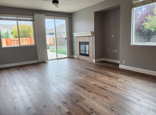 10121 Lambeau Ct, Elk Grove, CA 95757