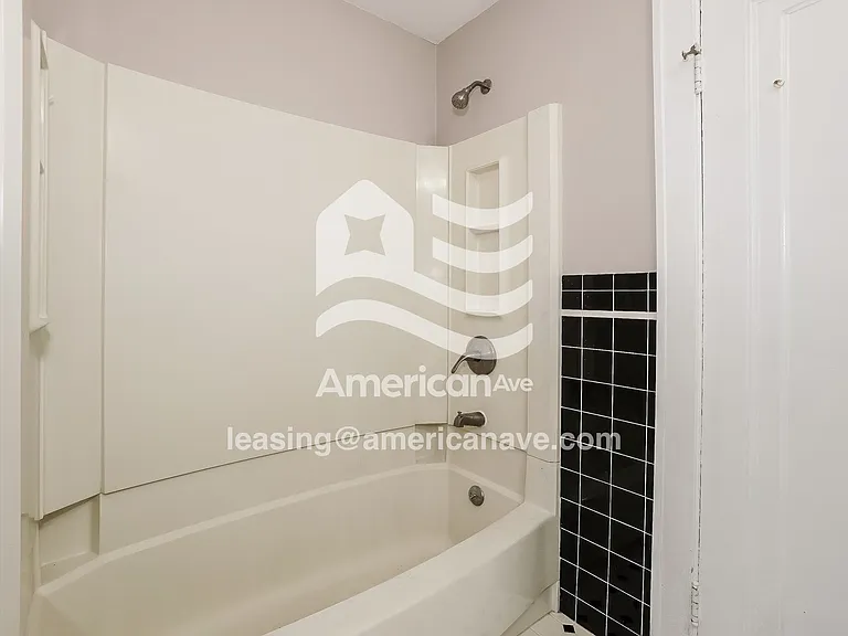 1360615_014_wm_-_bathroom_12993442.jpg