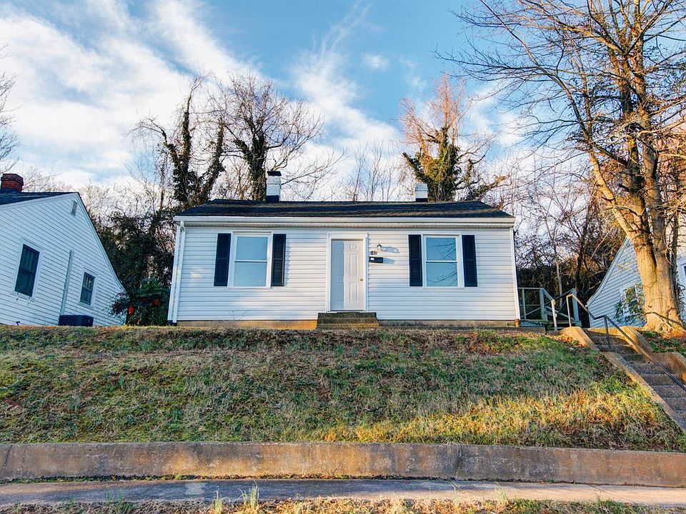 1st image of 907 Centerdale St