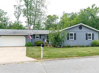 529 Briarwood Dr, Salem, IL 62881