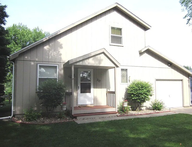 217 Cottage Grove Ave photo 1