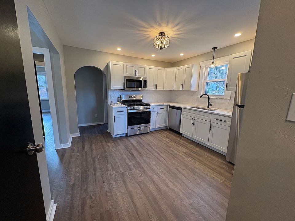 1st image of 430 Oakford Park Rd