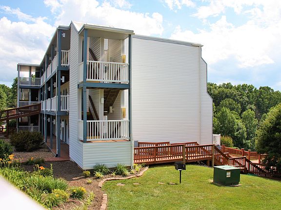 5th image of 1085 Bluewater Dr #215