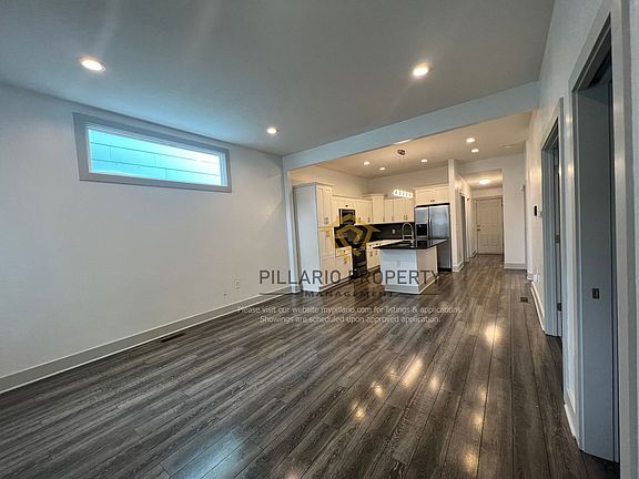 3rd image of 406 N Parkway Ave