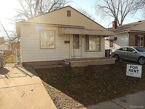 2nd image of 1825 Charter St