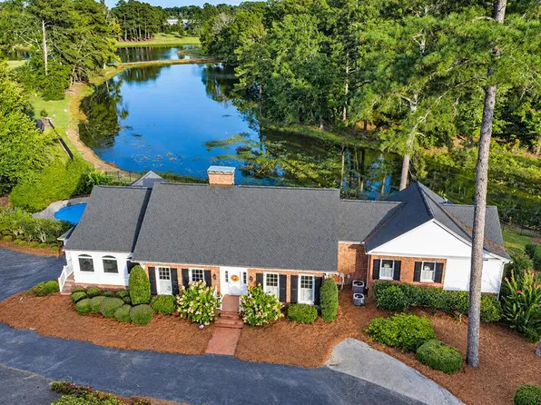 104 Cedar Dr N, Greenwood, SC 29649