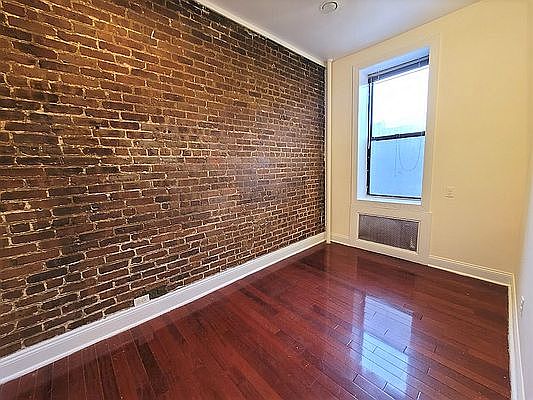 3rd image of 309 E 37th St APT 3AW
