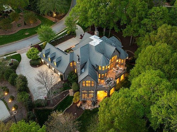 4th image of 704 Brixton Cir