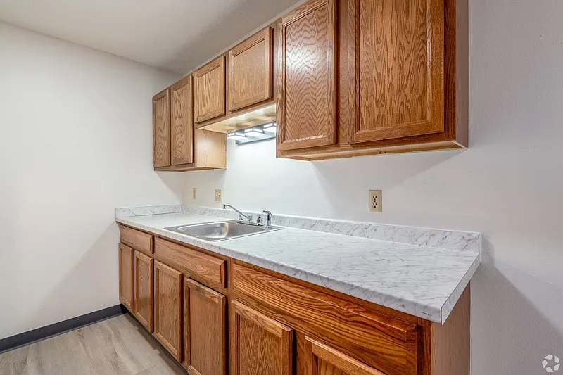 2 bed, 1.0 bath, $999 — Photo 3