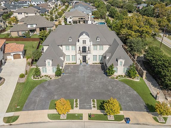 5th image of 1112 Lake Carillon Ln