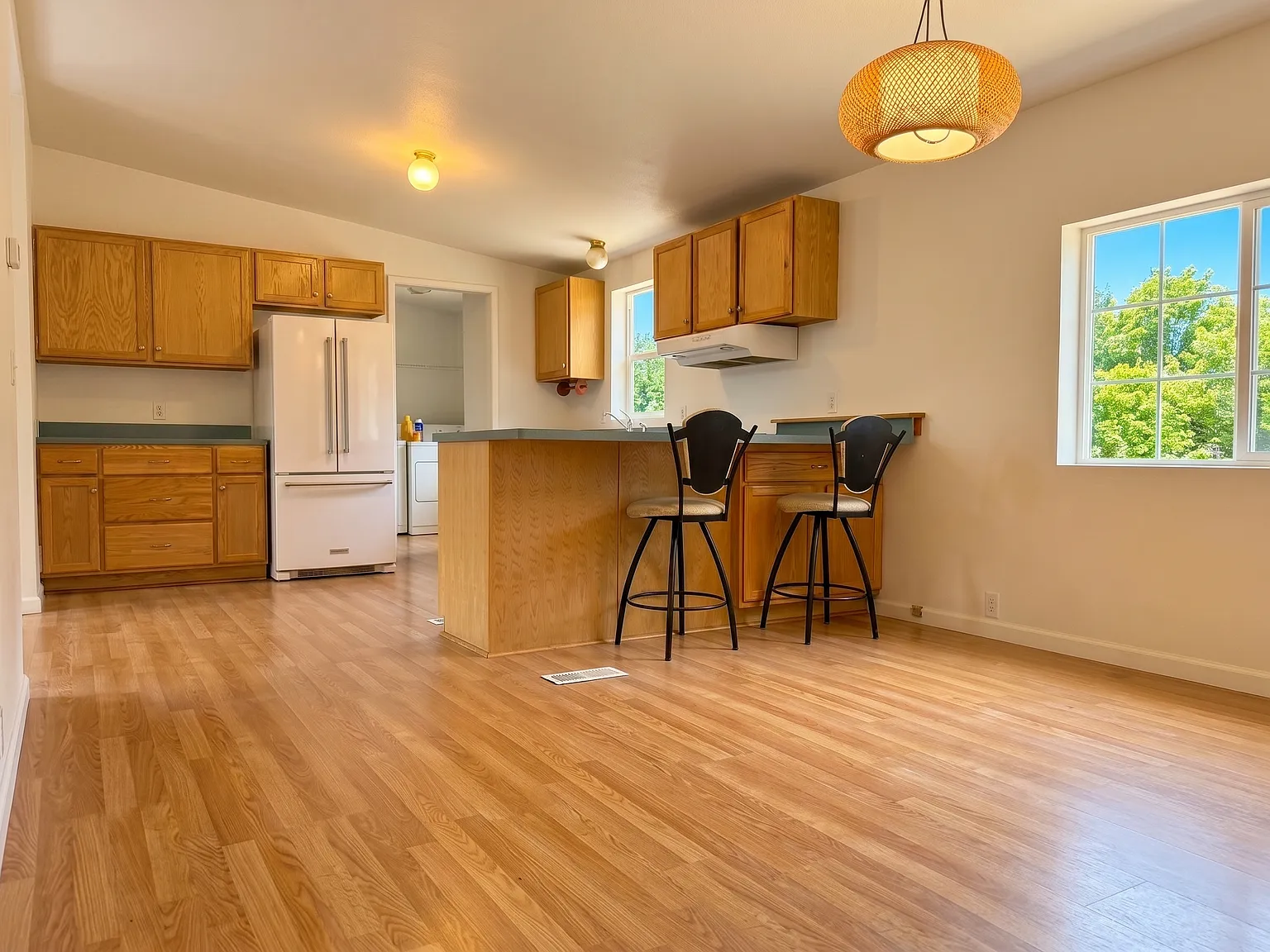 3 bed, 1560 sqft, $3,650 — Photo 3