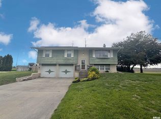 1701 Woodbine Cir N, Galesburg, IL 61401