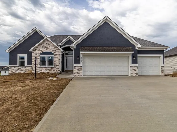 4704 Woodland Shores Ct, Saint Joseph, MO 64505