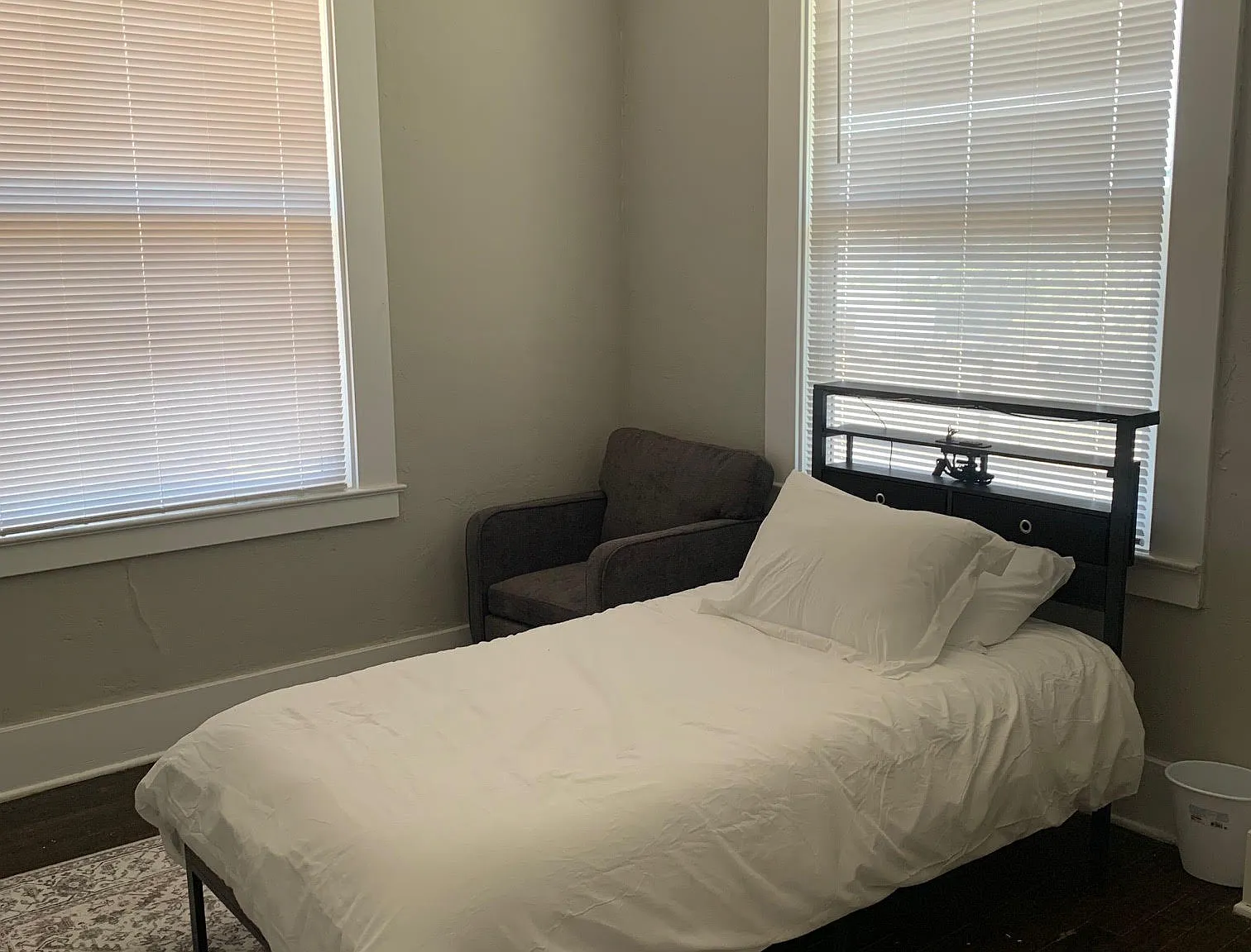 11 bed, 4096 sqft, $950 — Photo 4