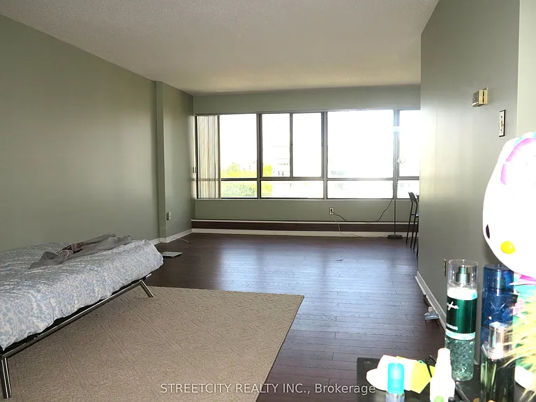 570 Proudfoot Ln #1011 — Photo 7