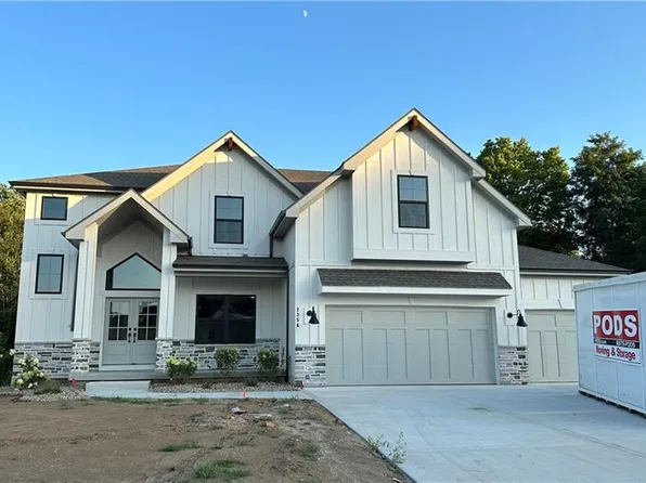 2356 Fishing Ln, Kearney, MO 64060