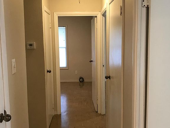 5th image of 2219 Ellis Dr #D