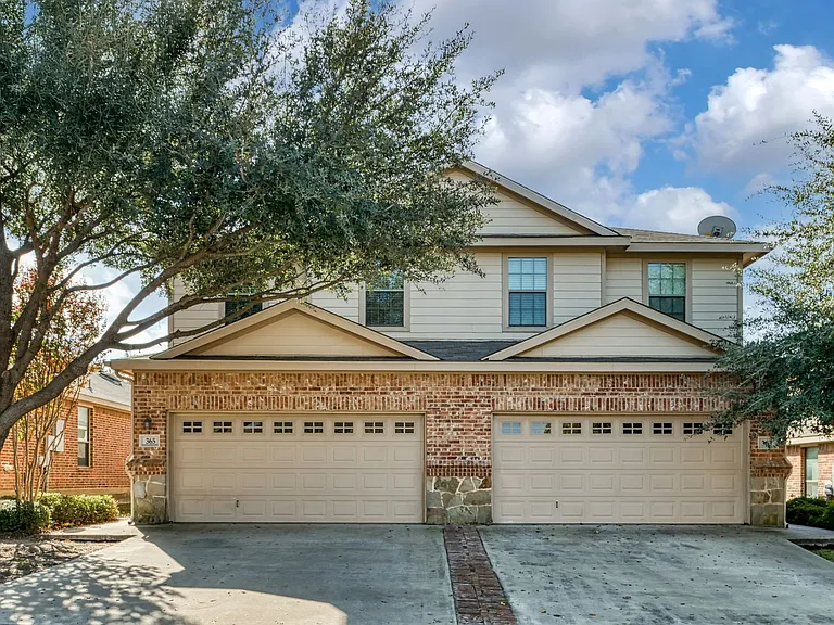 365 Orbit Dr — Photo 1