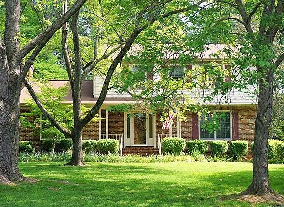 2nd image of 2531 Huntingtowne Farms Ln
