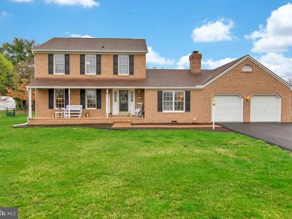 17910 Daisy Dr, Hagerstown, MD 21740