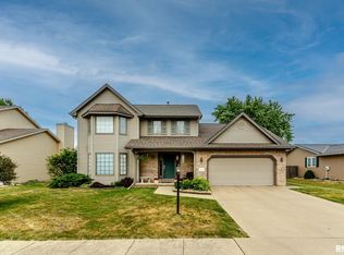 213 White Clover Dr, Chillicothe, IL 61523