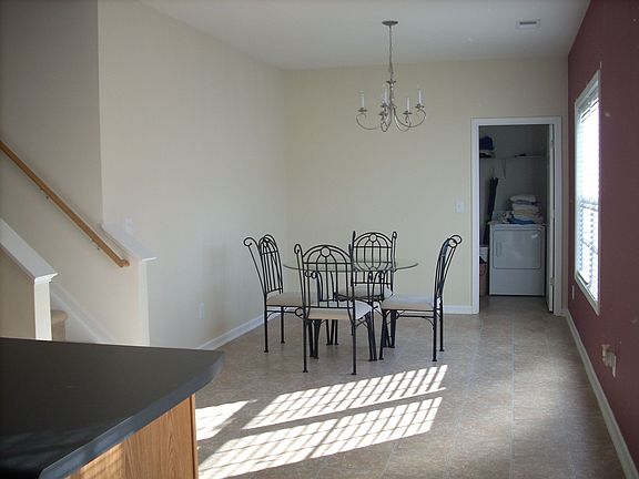 5th image of 3902 Pepperbush Dr