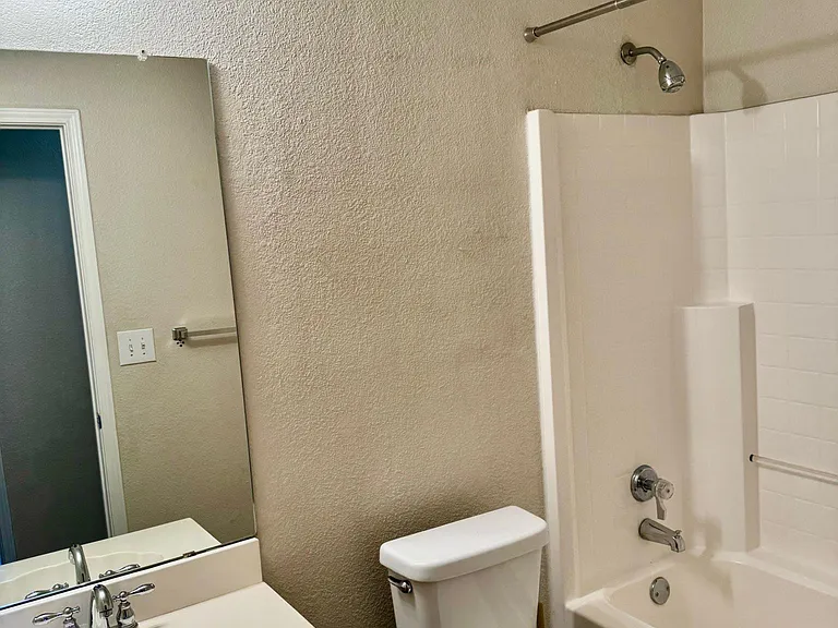 2421 Esquire Dr — Photo 15