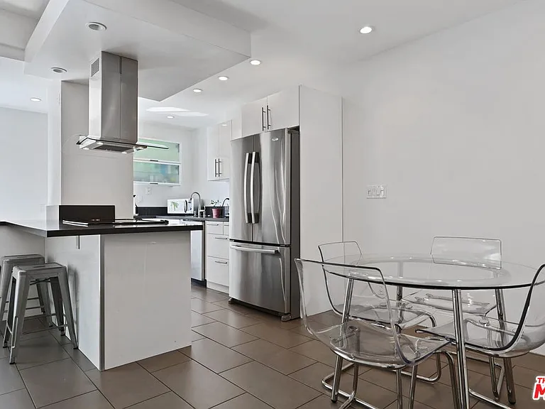7250 Franklin Ave #414 — Photo 10