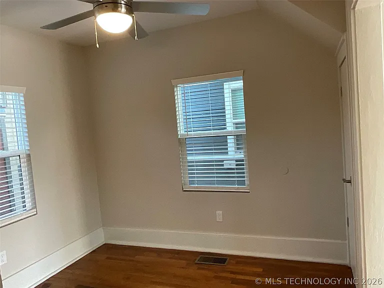 1347 E 6th St — Photo 5
