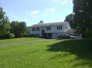 2716 Rolling Hills Rd, Camillus, NY 13031