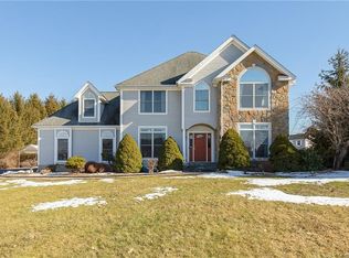 45 Wintergreen Pl, Hopewell Junction, NY 12533