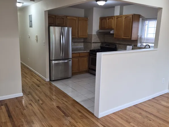 2717 Paulding Ave Floor 3, Bronx, NY 10469