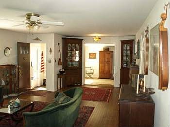 4th image of 4 Oak Hill Cir