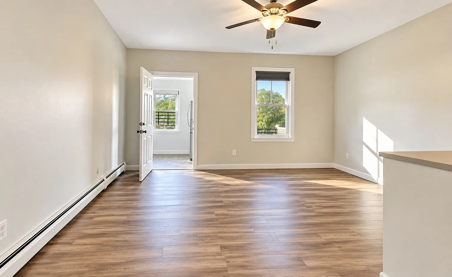 3 bed, 2000 sqft, $2,350 — Photo 2