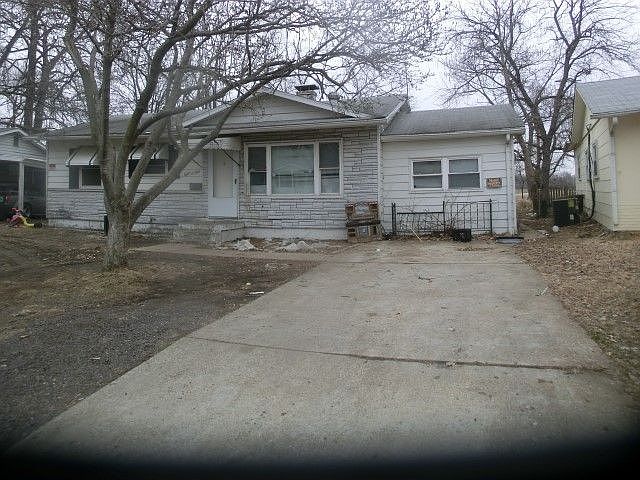1st image of 809 Saint William Dr