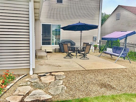 4th image of 4853 Laverton Ave NE