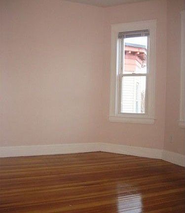 2nd image of 7 Crowell St
