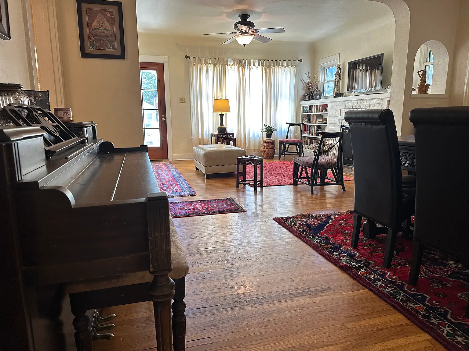 3 bed, 1625 sqft, $1,800 — Photo 2