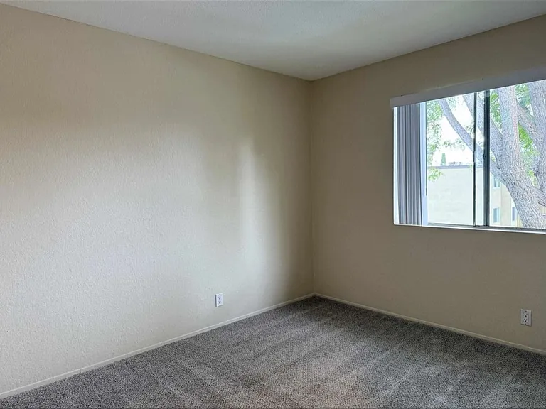 11175 Kelowna Rd #7 — Photo 6