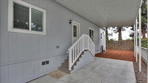 5th image of 424 Shorewood Ln