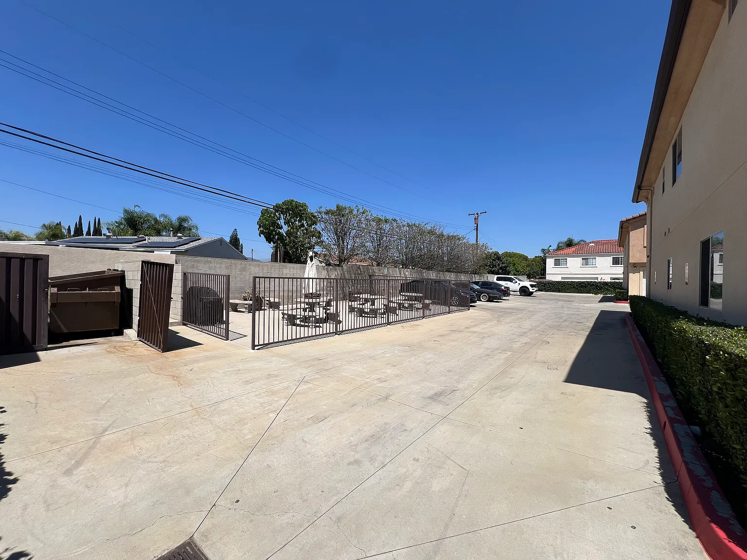 3 bed, 2.5 bath, 1570 sqft, $3,350 — Photo 3