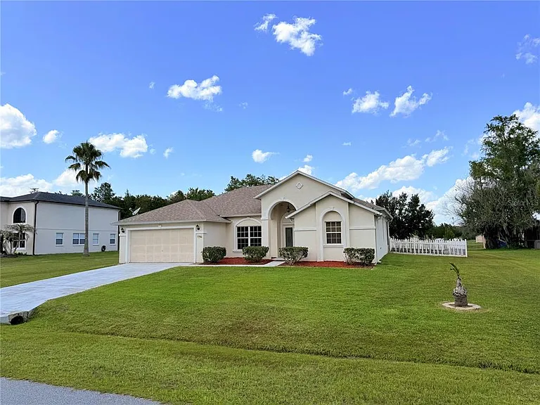 3010 Victoria Dr — Photo 6