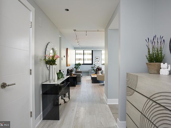 3rd image of 4550 N Park Ave APT 612