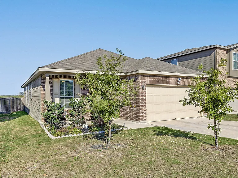 7001 Lions Park — Photo 3