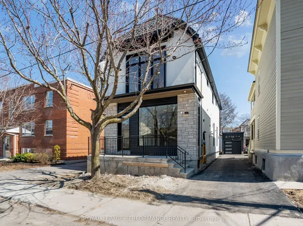 31 Commanda Way, Ottawa, ON K1M 1G1