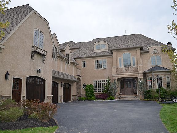 3rd image of 782 Clovelly Ln