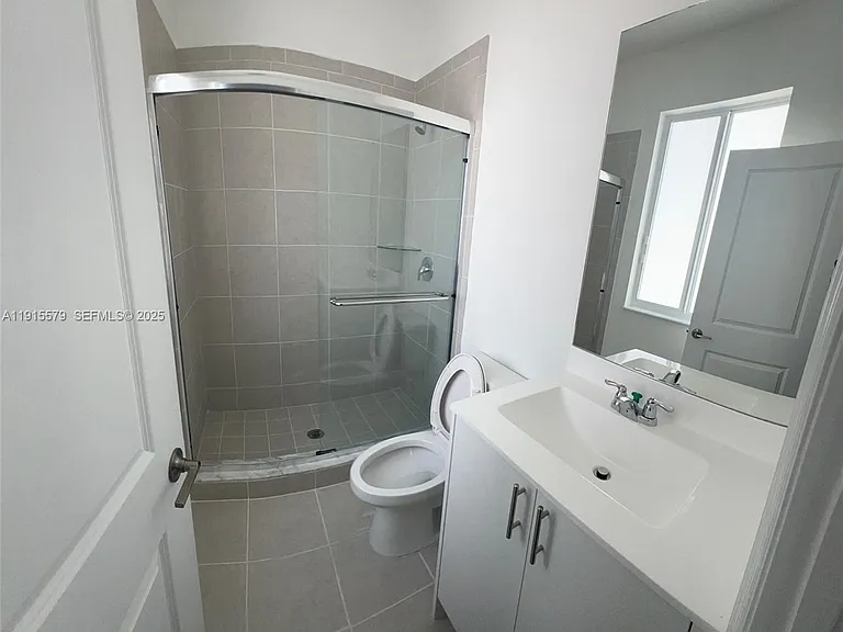 1455 SE 6th Ter — Photo 6