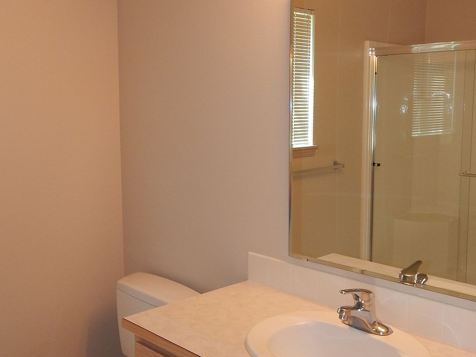 1st image of 701 NW Sunburst Ct