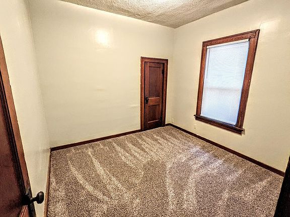 4th image of 247 N Millwood St