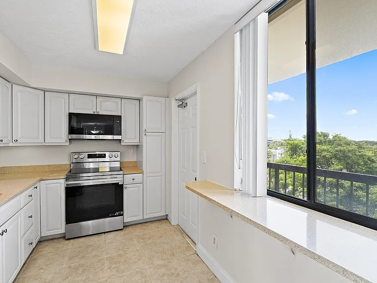 1605 S US Highway 1 #M1-506 — Photo 17